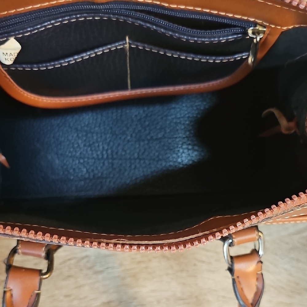 Vintage Dooney & Bourke Navy and Brown Pebbled Leather Satchel Handbag - Picture 5 of 9